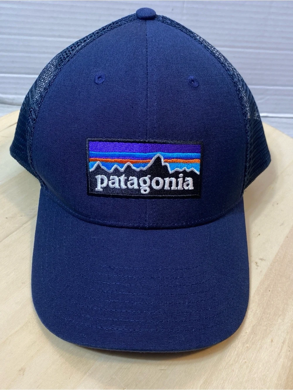 NWT Patagonia P-6 Logo LoPro Trucker Hat New Navy Blue Mesh Snapback Cap 38283⁠